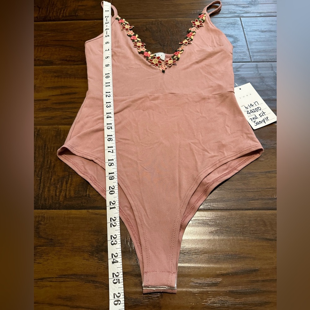 Luxe dusty pink bodysuit with floral accents. NWT - Picture 7 of 9
